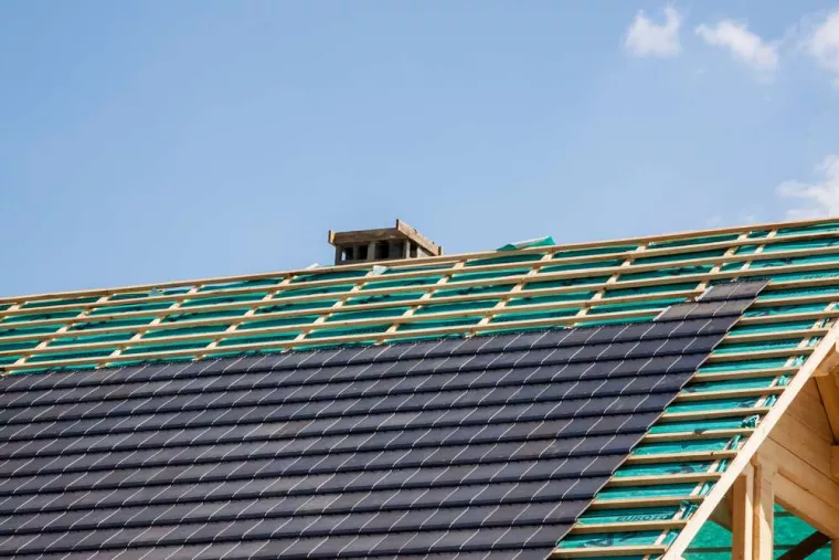 Combien coûte la pose de tuiles ardoises sur une charpente de maison à deux étages ?, Bergerac, T-M Rénov
